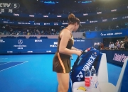 开云体育官网-包含竞猜热点明星选手受伤退赛，引发热议的词条