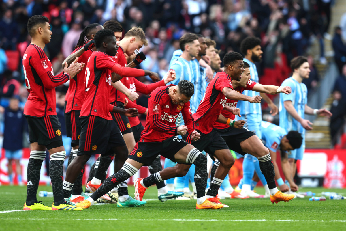 包含哈尔滨毅腾客场逼平重庆力帆,球队表现稳定起伏的词条 包含哈尔滨毅腾客场逼平重庆力帆,球队表现稳定起伏的词条