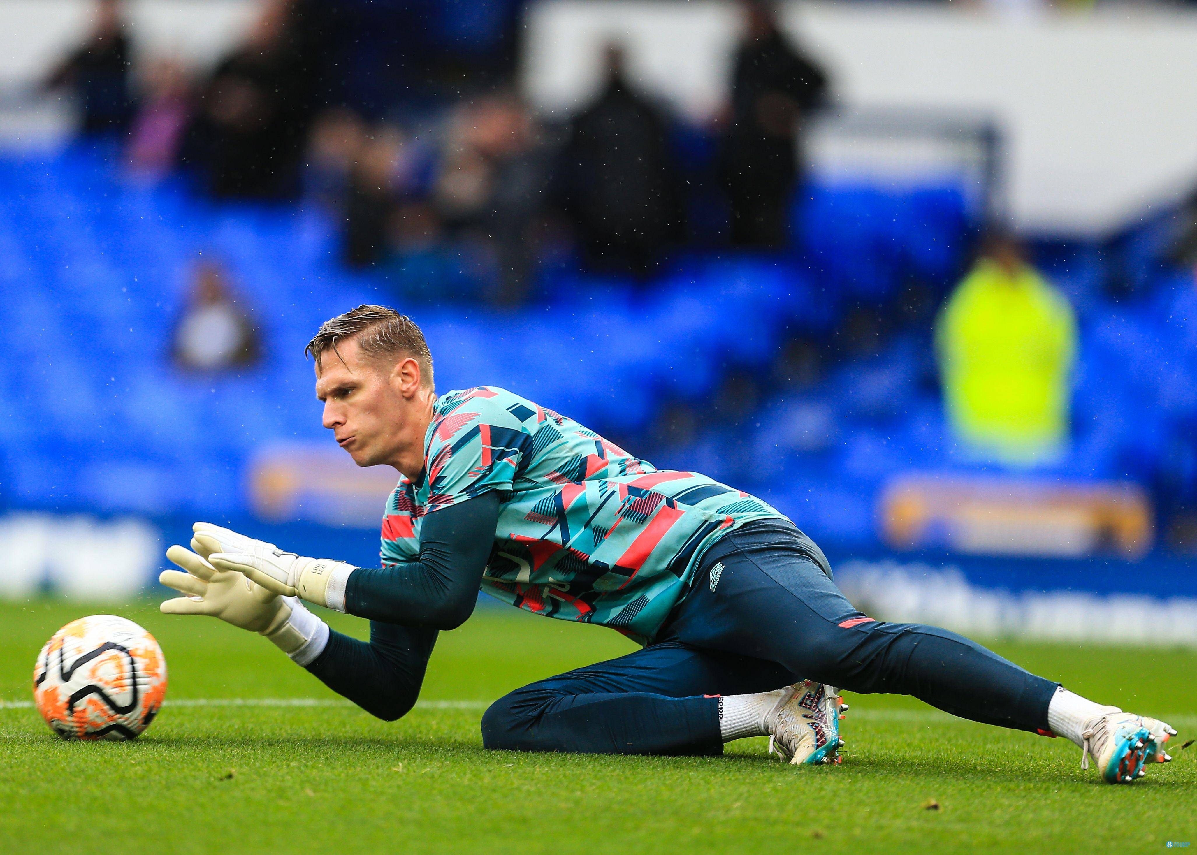 难得一见！门将连续神扑，拯救球队于危难的简单介绍