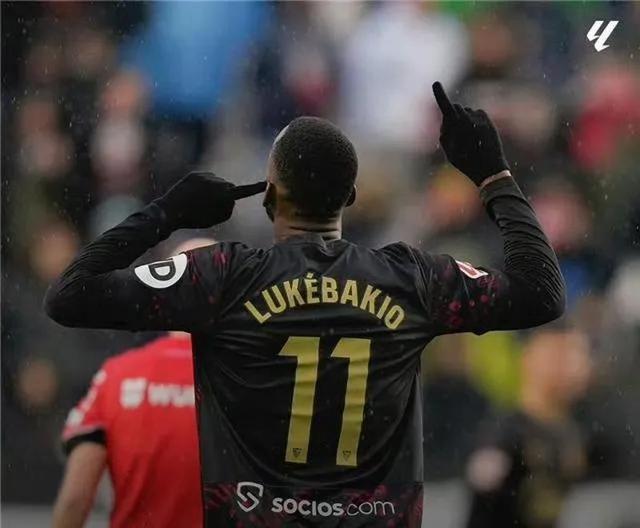 塞维利亚主帅因病请假,球队备战受影响 塞维利亚主帅因病请假,球队备战受影响