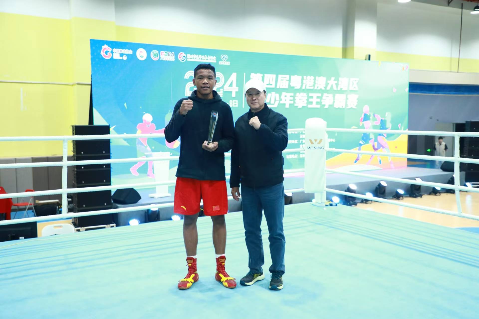 包含震撼一触:亚洲球队在国际赛场上的搏击的词条 包含震撼一触:亚洲球队在国际赛场上的搏击的词条