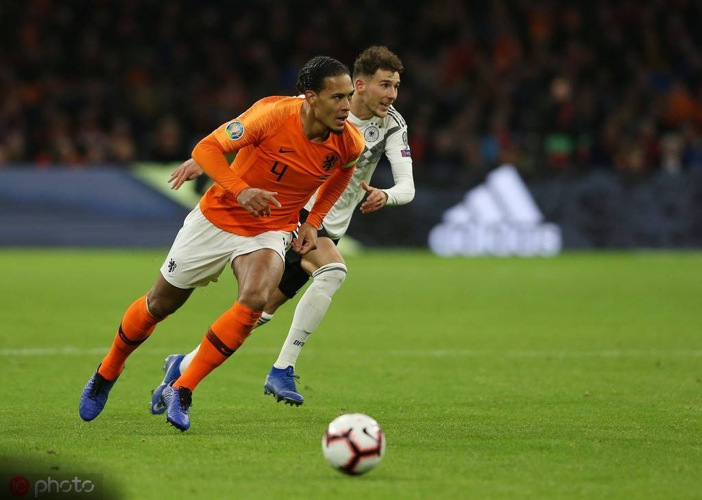 荷兰范迪克重伤职业生涯前途堪忧 荷兰范迪克重伤职业生涯前途堪忧