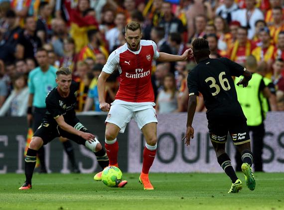 包含朗斯主场战平东方，延续不败亮相的词条