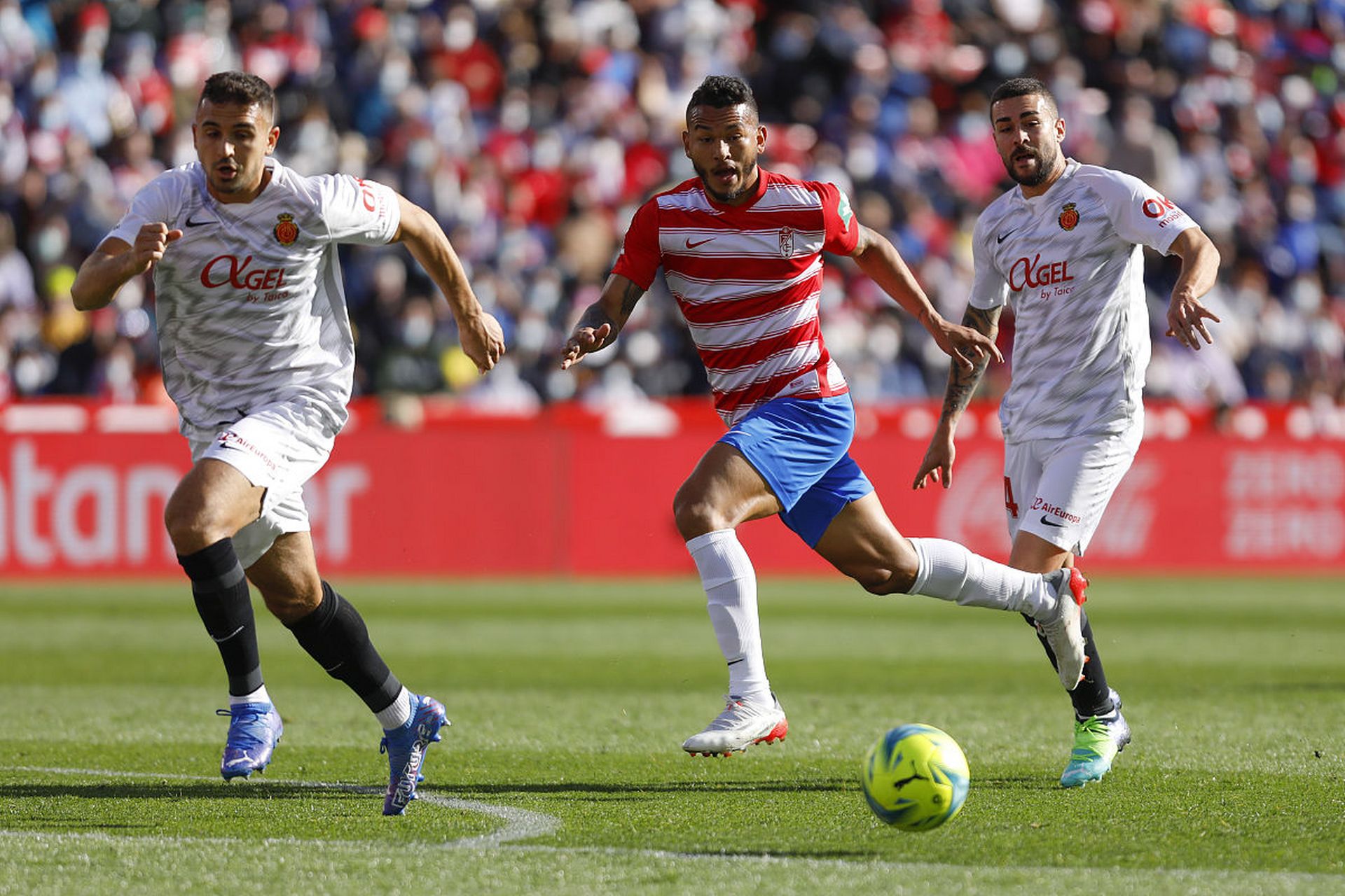 比利亚雷亚尔客场逼平,继续保持不败的简单介绍 比利亚雷亚尔客场逼平,继续保持不败的简单介绍