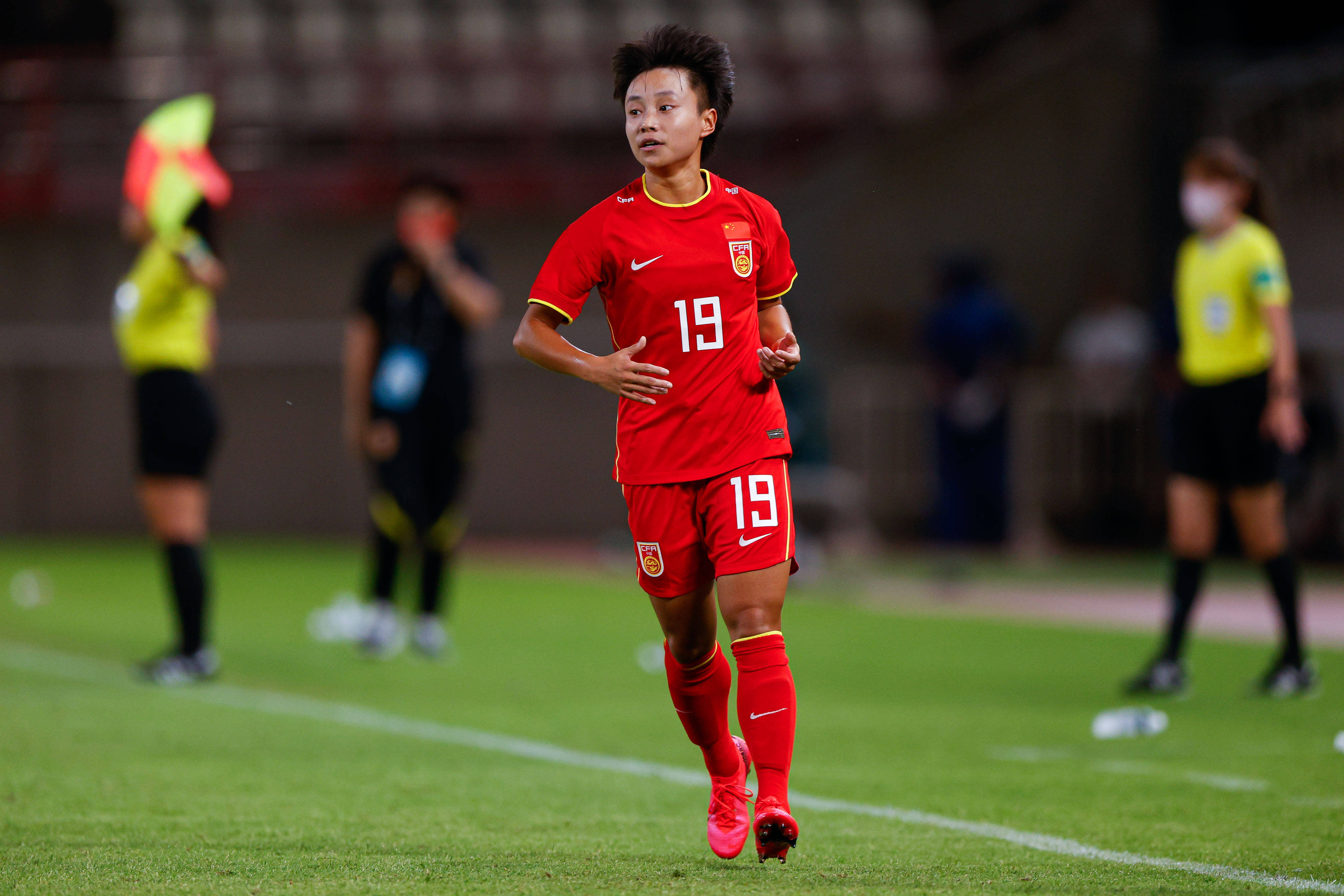 关于瑞士女足转战欧预赛，追逐高坐工资的梦的信息