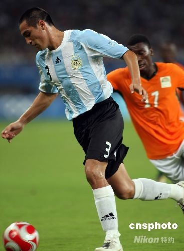 包含阿根廷代表队再添一枚金牌，继续领跑的词条