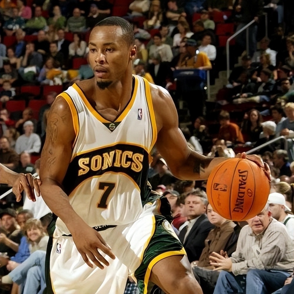 包含MVP球星技高一筹,砍下分的词条 包含MVP球星技高一筹,砍下分的词条