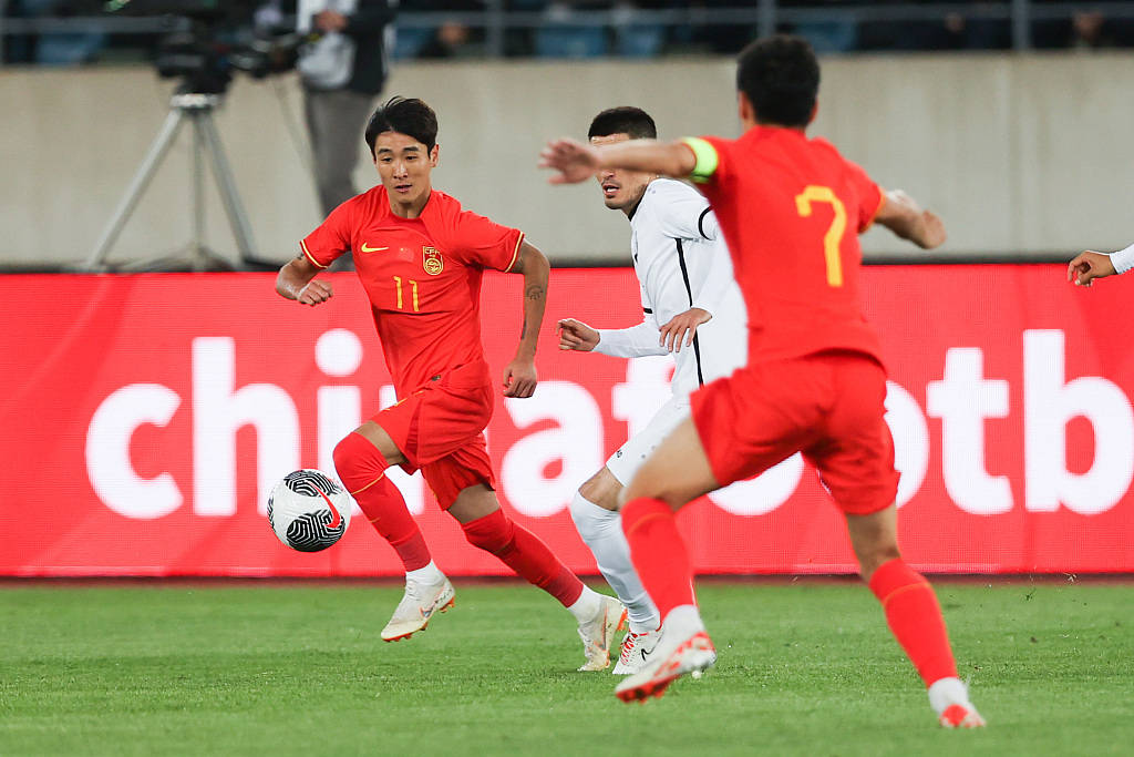 球队在锦标赛中展示出顽强的斗志