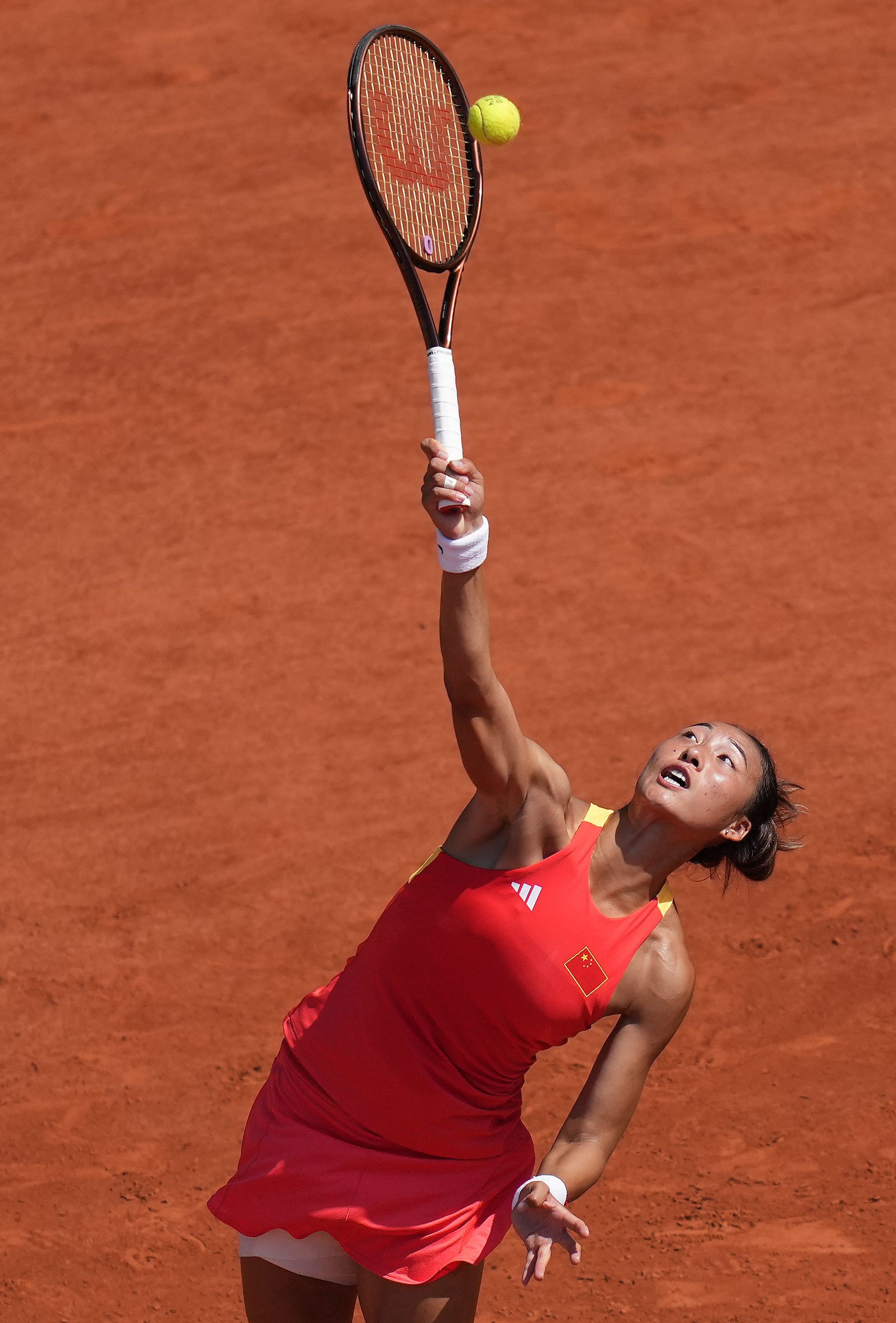 关于俄罗斯跳高选手突破个人极限，强势争取金牌的信息