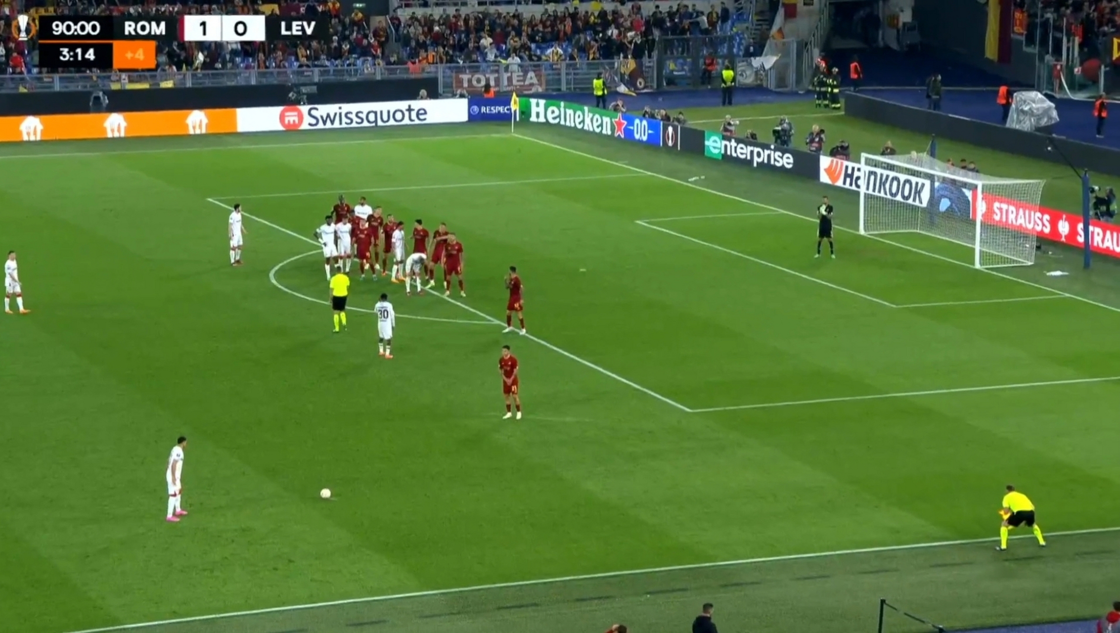 尤文图斯憾负塞维利亚,遭遇失利 尤文图斯憾负塞维利亚,遭遇失利