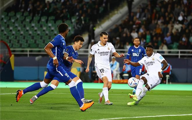 国际俱乐部足球巅峰对决展现球队风采的简单介绍 国际俱乐部足球巅峰对决展现球队风采的简单介绍