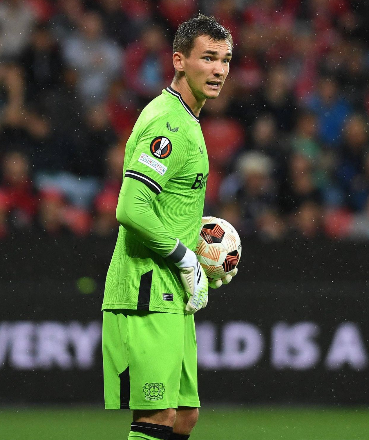 捷克选手强势跻身前列