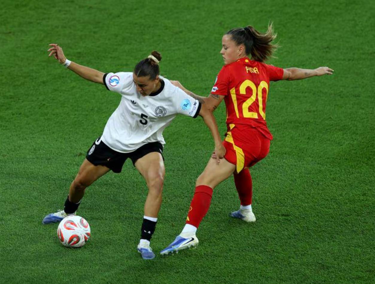 西班牙队在女足联赛中创造历史 西班牙队在女足联赛中创造历史