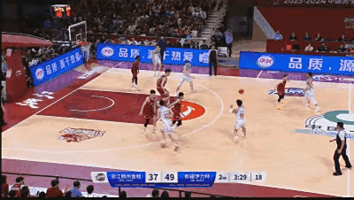 浙江稠州男篮主场大胜新疆队