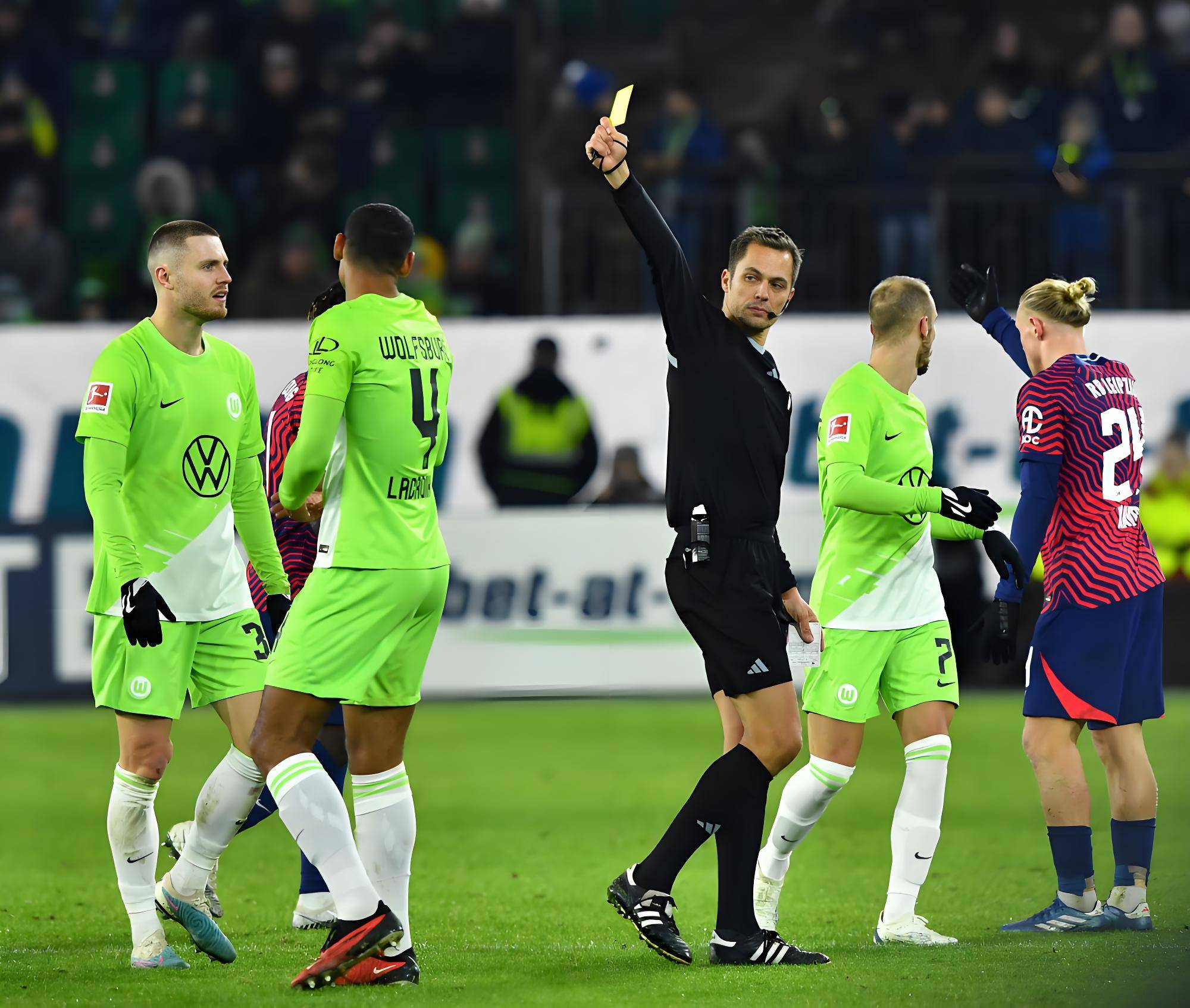 弗赖堡挑战门兴格拉德巴赫,双方力争胜利的简单介绍 弗赖堡挑战门兴格拉德巴赫,双方力争胜利的简单介绍