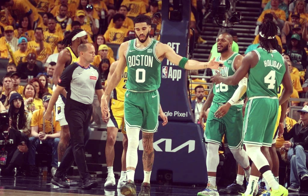 凯尔特人不敌步行者，塔图姆难推进