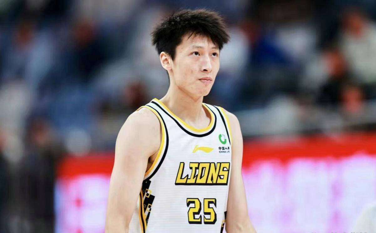 球队近期表现低迷备战,备受质疑 球队近期表现低迷备战,备受质疑