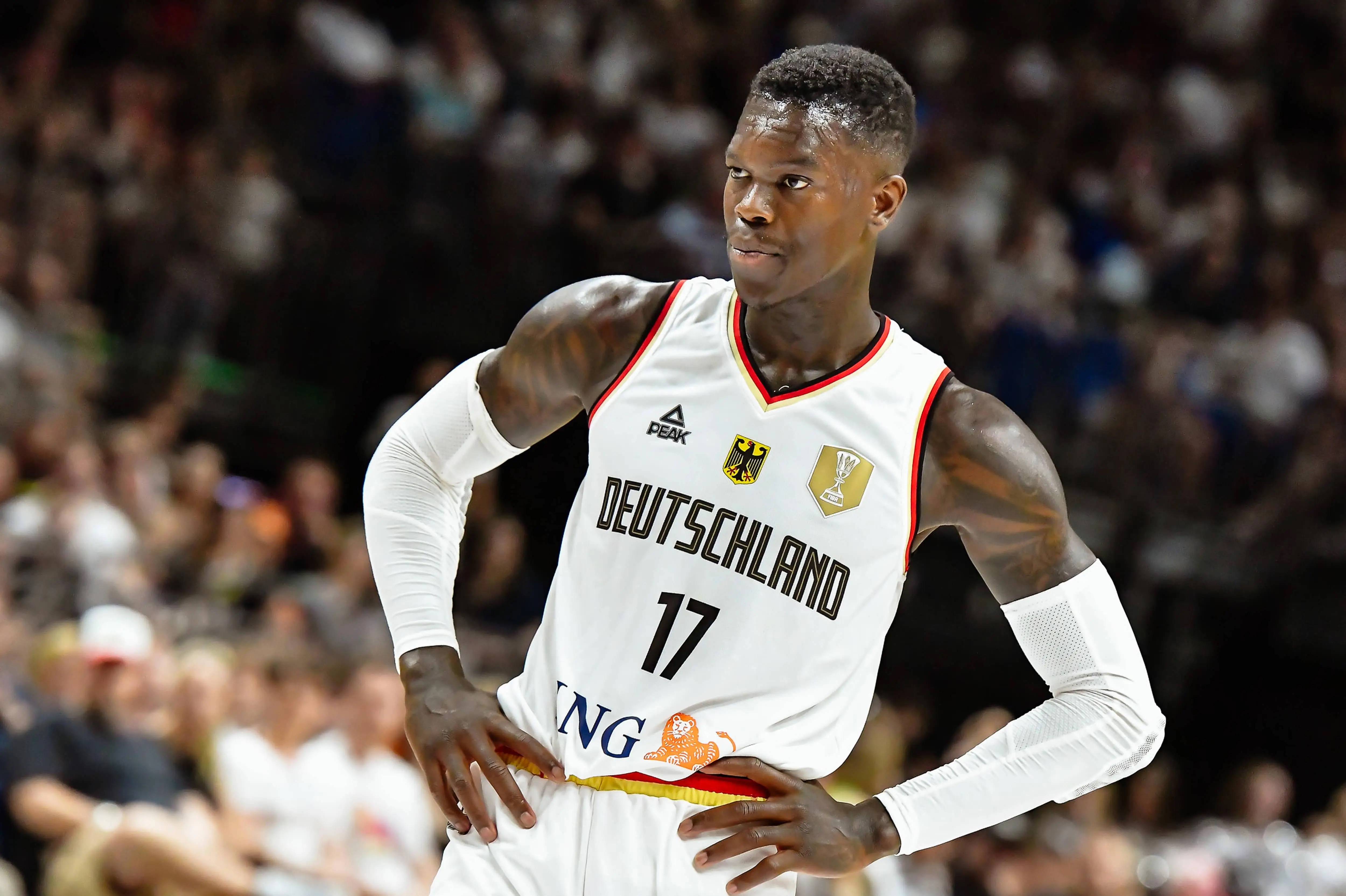 球队近期表现低迷备战,备受质疑 球队近期表现低迷备战,备受质疑