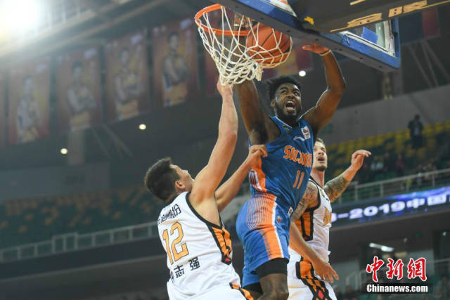 河南男篮老将退役仪式感动球迷