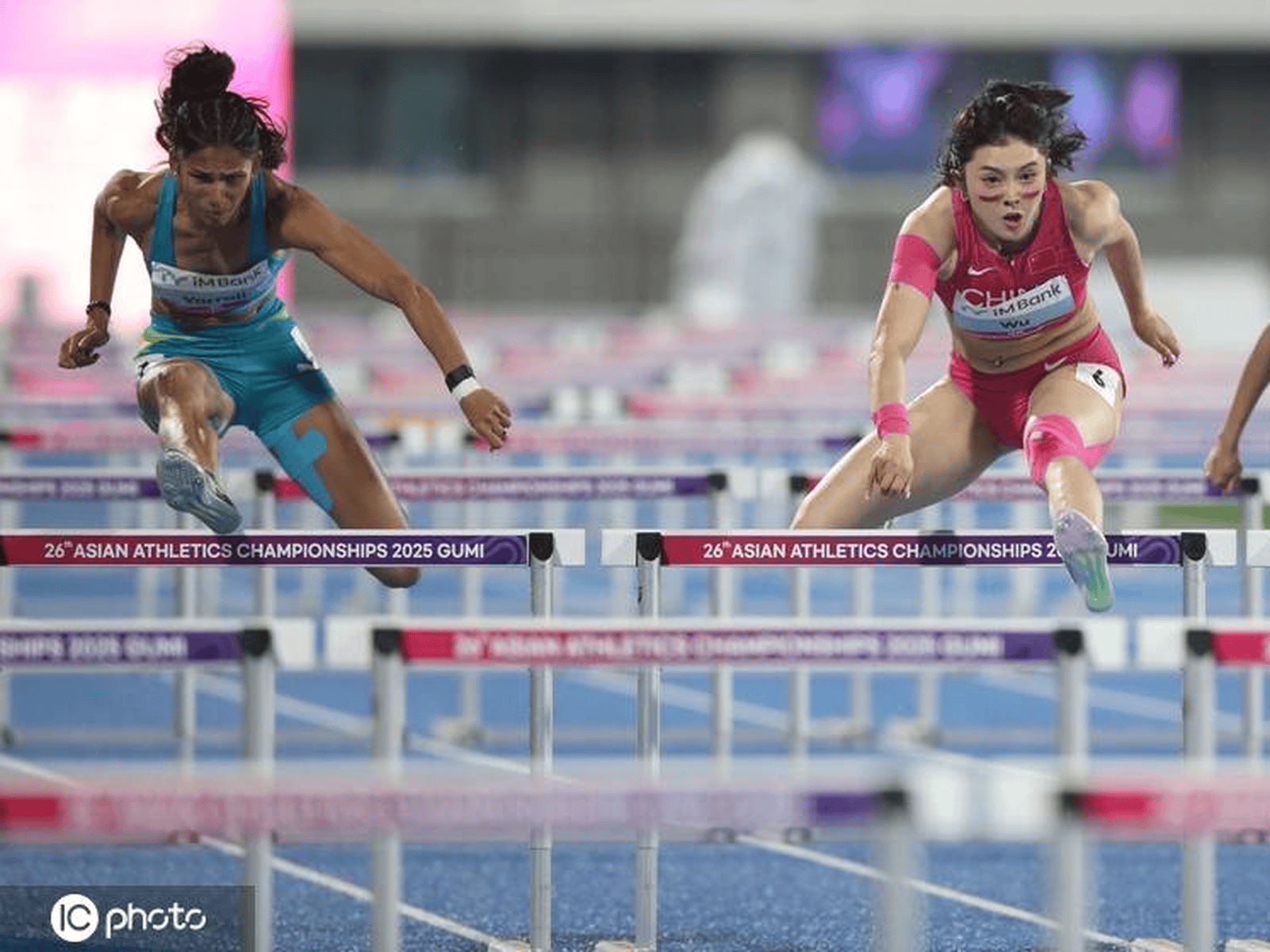 女子田径项目表现抢眼,闪耀赛场 女子田径项目表现抢眼,闪耀赛场