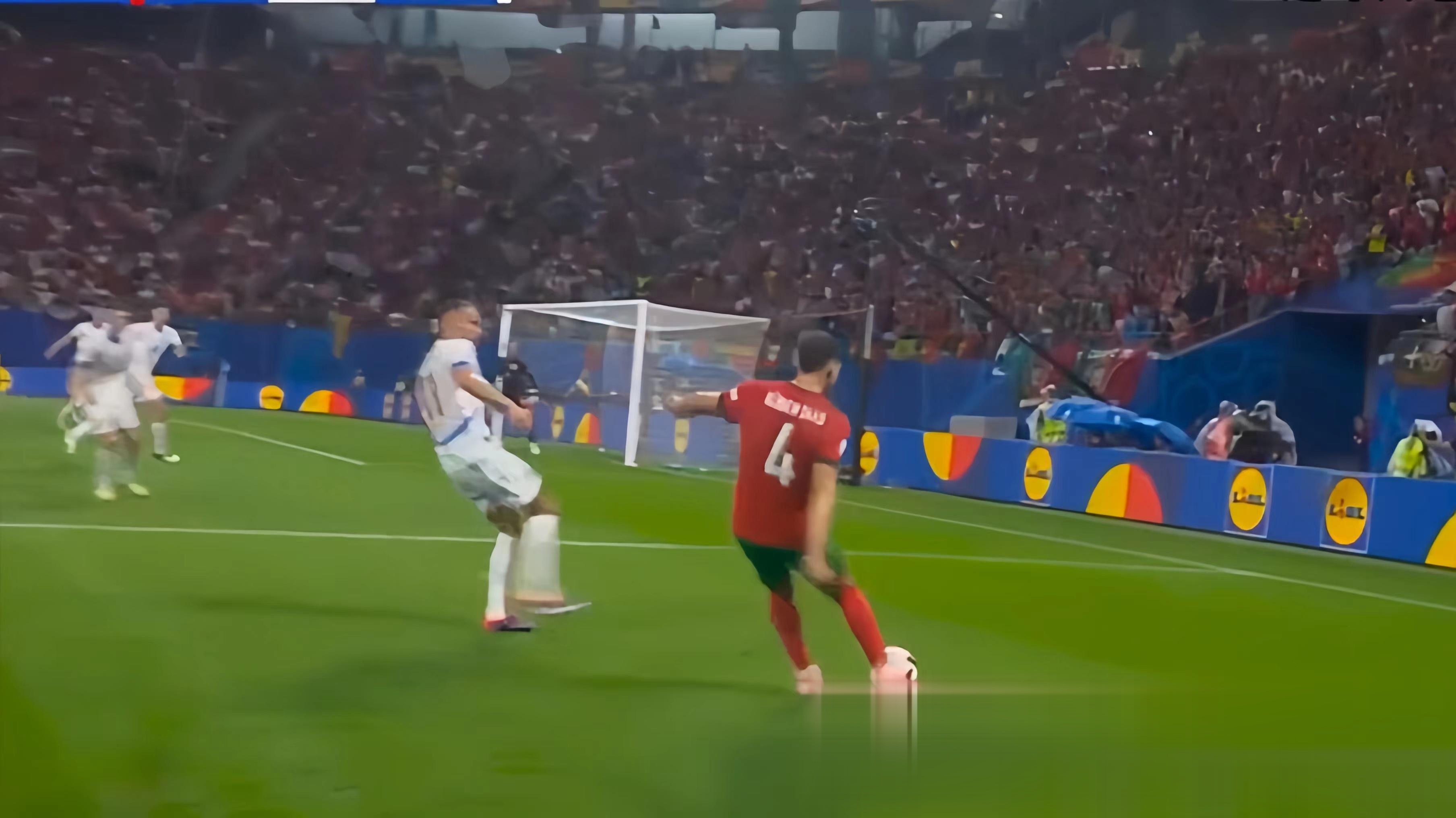 包含葡萄牙连胜轻松晋级,捷克战胜保加利亚脱颖而出的词条 包含葡萄牙连胜轻松晋级,捷克战胜保加利亚脱颖而出的词条