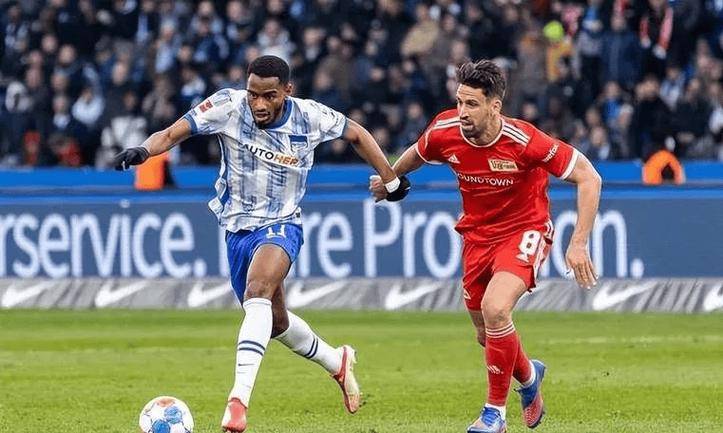 关于柏林联队战胜卡尔斯鲁厄,赢得中场争夺的信息 关于柏林联队战胜卡尔斯鲁厄,赢得中场争夺的信息