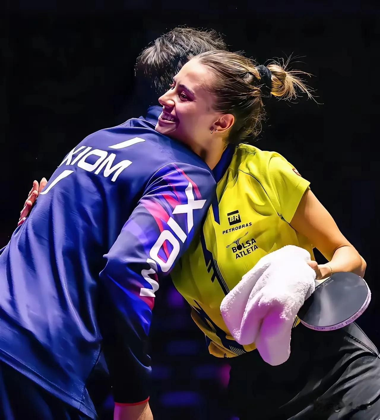 巴西女子足球队击败对手,晋级半决赛 巴西女子足球队击败对手,晋级半决赛