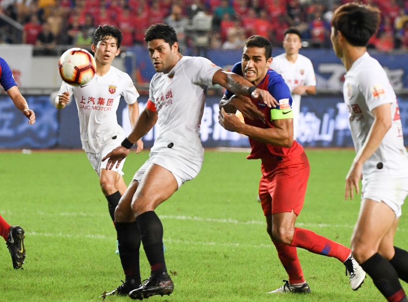 上港攻守平衡取胜,继续保持领先优势 上港攻守平衡取胜,继续保持领先优势