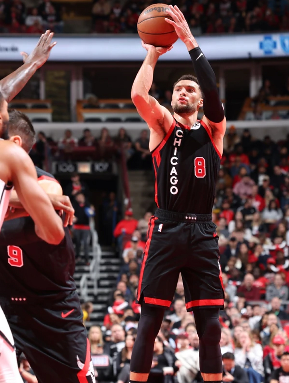 公牛之巅!拉文单节火爆27分,率队逆转篮网取得胜利 公牛之巅!拉文单节火爆27分,率队逆转篮网取得胜利