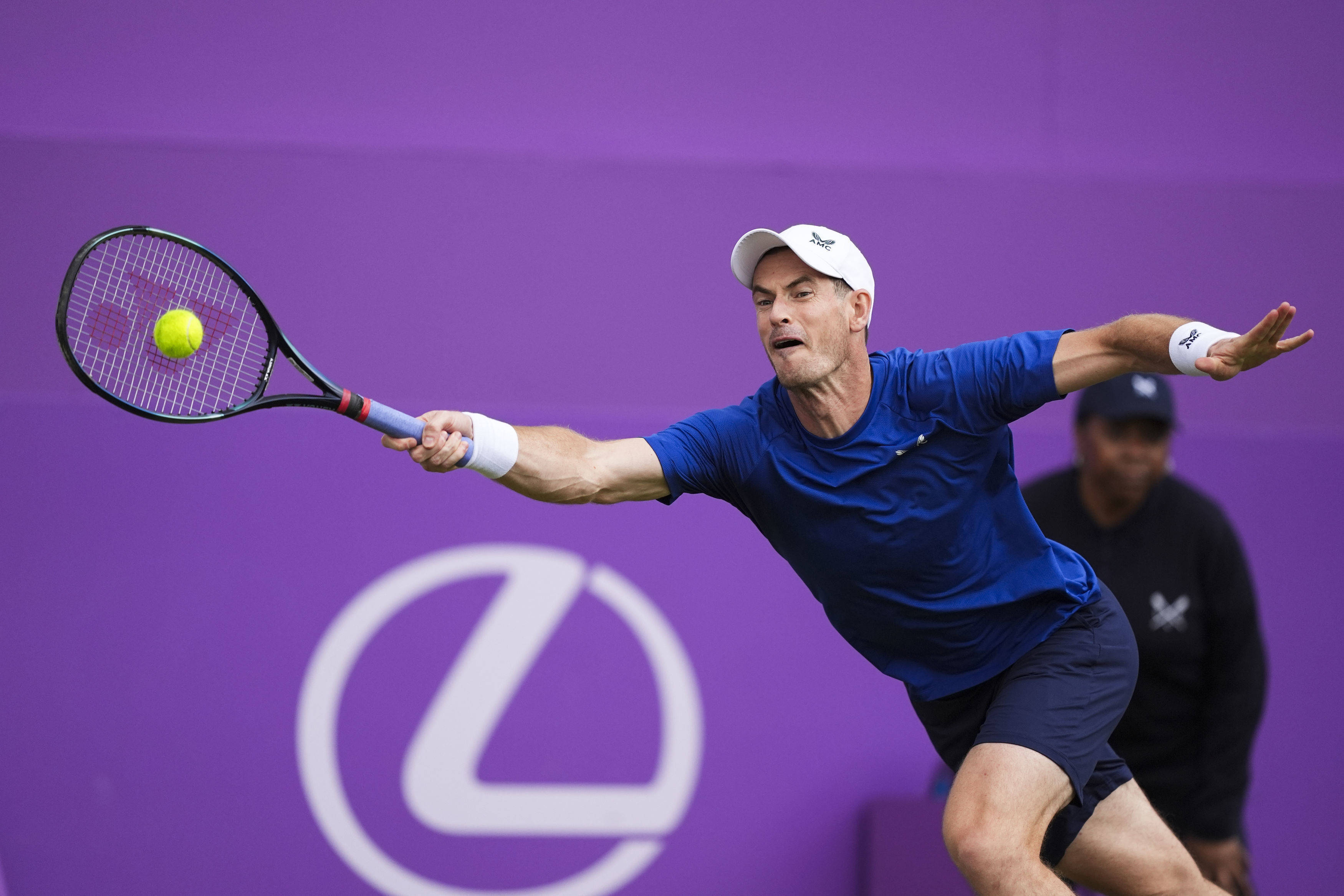 包含英国网球队完胜欧洲网球队，穆雷统治全场的词条